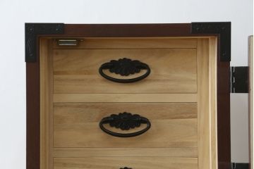 中古　民芸家具　存在感のある大ぶりな金具付きの階段箪笥(民芸箪笥、和箪笥、整理たんす、収納タンス、引き出し)(R-081447)