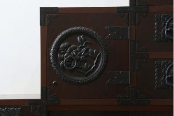 中古　民芸家具　存在感のある大ぶりな金具付きの階段箪笥(民芸箪笥、和箪笥、整理たんす、収納タンス、引き出し)(R-081447)