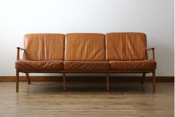 中古　美品　希少な廃番品　ACME Furniture(アクメファニチャー)　DELMAR(デルマー)　使い込まれた本革(レザー)がヴィンテージスタイルによく馴染む3人掛けソファ(三人掛けソファ、3P、トリプルソファ)(定価約30万円)(R-081448)