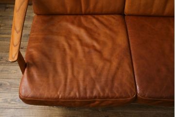 中古　美品　希少な廃番品　ACME Furniture(アクメファニチャー)　DELMAR(デルマー)　使い込まれた本革(レザー)がヴィンテージスタイルによく馴染む3人掛けソファ(三人掛けソファ、3P、トリプルソファ)(定価約30万円)(R-081448)
