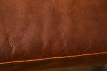中古　美品　希少な廃番品　ACME Furniture(アクメファニチャー)　DELMAR(デルマー)　使い込まれた本革(レザー)がヴィンテージスタイルによく馴染む3人掛けソファ(三人掛けソファ、3P、トリプルソファ)(定価約30万円)(R-081448)