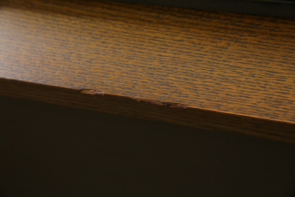 中古　美品　国産　職人手作り　カントリーハウス　Brugge(ブルージュ)　大正ロマンなお部屋にも馴染むクラシカルな挽き物脚デザインがお洒落な2Pソファ　定価約35万円　(R-081449)