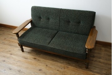 中古　美品　国産　職人手作り　カントリーハウス　Brugge(ブルージュ)　大正ロマンなお部屋にも馴染むクラシカルな挽き物脚デザインがお洒落な2Pソファ　定価約35万円　(R-081449)