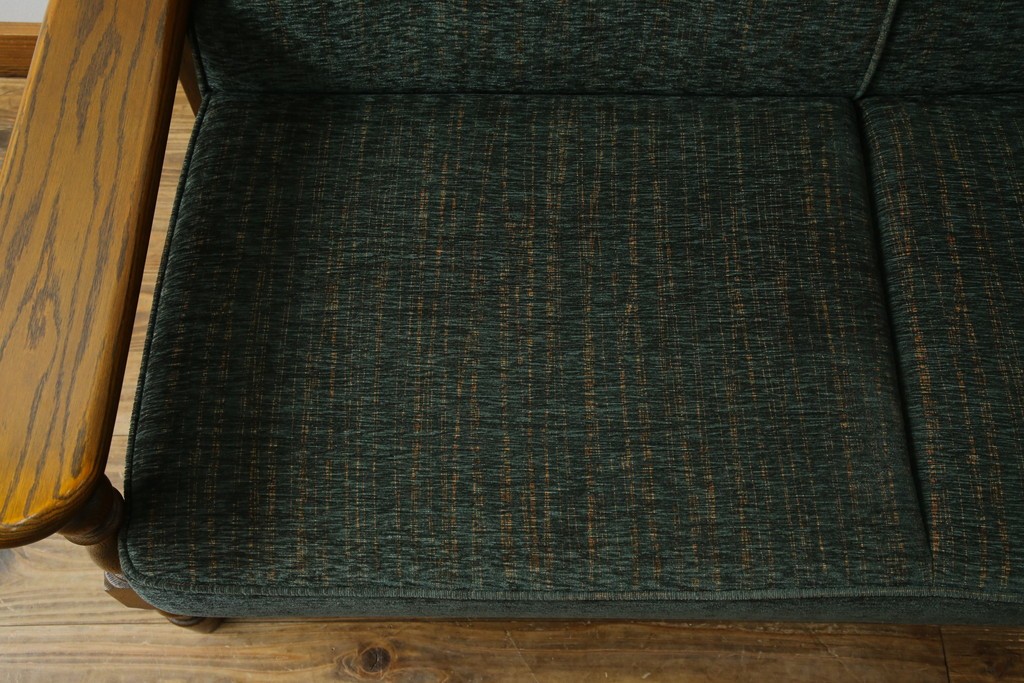 中古　美品　国産　職人手作り　カントリーハウス　Brugge(ブルージュ)　大正ロマンなお部屋にも馴染むクラシカルな挽き物脚デザインがお洒落な2Pソファ　定価約35万円　(R-081449)