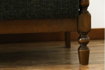 中古　美品　国産　職人手作り　カントリーハウス　Brugge(ブルージュ)　大正ロマンなお部屋にも馴染むクラシカルな挽き物脚デザインがお洒落な2Pソファ　定価約35万円　(R-081449)