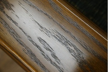 中古　美品　国産　職人手作り　カントリーハウス　Brugge(ブルージュ)　大正ロマンなお部屋にも馴染むクラシカルな挽き物脚デザインがお洒落な2Pソファ　定価約35万円　(R-081449)