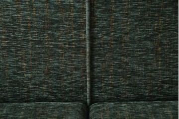 中古　美品　国産　職人手作り　カントリーハウス　Brugge(ブルージュ)　大正ロマンなお部屋にも馴染むクラシカルな挽き物脚デザインがお洒落な2Pソファ　定価約35万円　(R-081449)