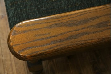 中古　美品　国産　職人手作り　カントリーハウス　Brugge(ブルージュ)　大正ロマンなお部屋にも馴染むクラシカルな挽き物脚デザインがお洒落な2Pソファ　定価約35万円　(R-081449)