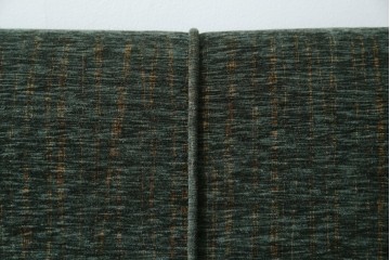 中古　美品　国産　職人手作り　カントリーハウス　Brugge(ブルージュ)　大正ロマンなお部屋にも馴染むクラシカルな挽き物脚デザインがお洒落な2Pソファ　定価約35万円　(R-081449)