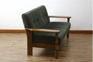 中古　美品　国産　職人手作り　カントリーハウス　Brugge(ブルージュ)　大正ロマンなお部屋にも馴染むクラシカルな挽き物脚デザインがお洒落な2Pソファ(二人掛け、2人掛けソファ)(定価約35万円)(R-081449)