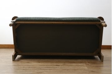 中古　美品　国産　職人手作り　カントリーハウス　Brugge(ブルージュ)　大正ロマンなお部屋にも馴染むクラシカルな挽き物脚デザインがお洒落な2Pソファ(二人掛け、2人掛けソファ)(定価約35万円)(R-081449)