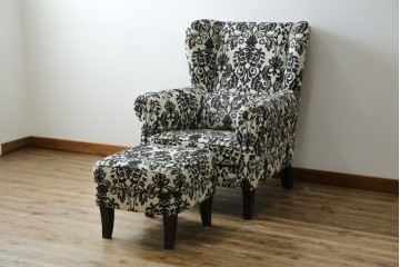 中古　美品　ドイツ　Domicil(ドミシール)　ダマスク柄がエレガントで洗練された印象を感じさせるアームソファとオットマンセット　定価約23万円相当　(R-081452)