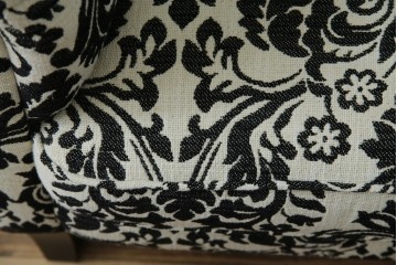 中古　美品　ドイツ　Domicil(ドミシール)　ダマスク柄がエレガントで洗練された印象を感じさせるアームソファとオットマンセット　定価約23万円相当　(R-081452)