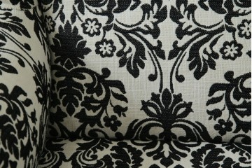 中古　美品　ドイツ　Domicil(ドミシール)　ダマスク柄がエレガントで洗練された印象を感じさせるアームソファとオットマンセット　定価約23万円相当　(R-081452)