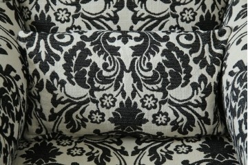 中古　美品　ドイツ　Domicil(ドミシール)　ダマスク柄がエレガントで洗練された印象を感じさせるアームソファとオットマンセット　定価約23万円相当　(R-081452)