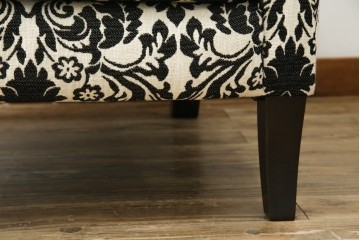 中古　美品　ドイツ　Domicil(ドミシール)　ダマスク柄がエレガントで洗練された印象を感じさせるアームソファとオットマンセット　定価約23万円相当　(R-081452)