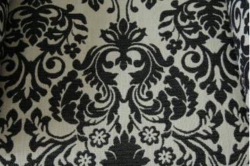 中古　美品　ドイツ　Domicil(ドミシール)　ダマスク柄がエレガントで洗練された印象を感じさせるアームソファとオットマンセット　定価約23万円相当　(R-081452)