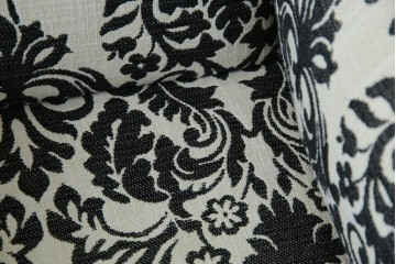 中古　美品　ドイツ　Domicil(ドミシール)　ダマスク柄がエレガントで洗練された印象を感じさせるアームソファとオットマンセット　定価約23万円相当　(R-081452)