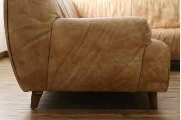 中古　美品　KOINOR(コイノール)　本革(レザー)　ヴィンテージ加工　洗練されたデザインが素敵なコーナーソファ(2人掛けソファ、3人掛けソファ、長椅子、カウチソファ、ビンテージ加工)(定価約100万円)(R-081453)