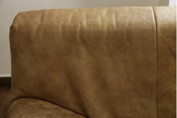 中古　美品　KOINOR(コイノール)　本革(レザー)　ヴィンテージ加工　洗練されたデザインが素敵なコーナーソファ　定価約100万円相当　(R-081453)