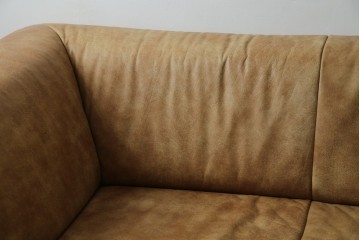 中古　美品　KOINOR(コイノール)　本革(レザー)　ヴィンテージ加工　洗練されたデザインが素敵なコーナーソファ　定価約100万円相当　(R-081453)