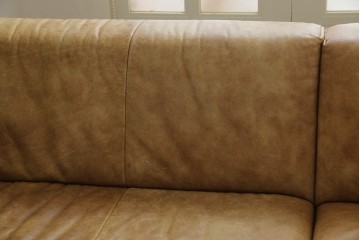 中古　美品　KOINOR(コイノール)　本革(レザー)　ヴィンテージ加工　洗練されたデザインが素敵なコーナーソファ　定価約100万円相当　(R-081453)