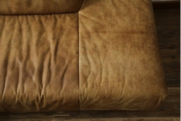 中古　美品　KOINOR(コイノール)　本革(レザー)　ヴィンテージ加工　洗練されたデザインが素敵なコーナーソファ　定価約100万円相当　(R-081453)