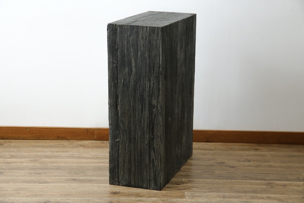 中古　希少!!　アンティーク調　総無垢材の味わい深い風合いが魅力的なボックス型コンソールテーブル　(R-081454)