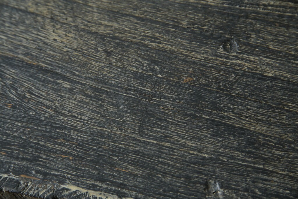 中古　希少!!　アンティーク調　総無垢材の味わい深い風合いが魅力的なボックス型コンソールテーブル　(R-081454)