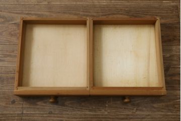 中古　希少な廃番モデル　北の住まい設計社　素朴な木肌に装飾的なデザインがよく映える挽物脚のデスク(ワークデスク、平机、コンソールテーブル、在宅用、在宅ワーク用)(R-081455)