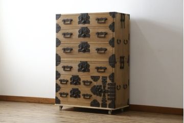 和製アンティーク　美品　厚手で立派な上手金具!!　総桐の六丁引き庄内重ね箪笥(収納箪笥、庄内箪笥、桐箪笥、桐たんす、整理タンス、衣装たんす、古箪笥、時代箪笥、引き出し)(R-081456)