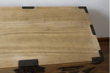 和製アンティーク　美品　厚手で立派な上手金具!!　総桐の庄内箪笥ローチェスト・下段(収納箪笥、テレビ台、テレビボード、桐箪笥、桐たんす、整理タンス、衣装たんす、古箪笥、時代箪笥、引き出し)(R-081458)