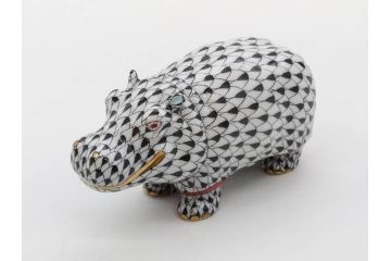 ヘレンド　ハンガリー　HEREND HVNGARY　ブラック　カバ　シックな佇まいのフィギュリン(黒、動物、金彩、フィッシュネット、ハンドペイント、置物、陶器)(R-081467)