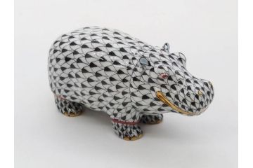 ヘレンド　ハンガリー　HEREND HVNGARY　ブラック　カバ　シックな佇まいのフィギュリン(黒、動物、金彩、フィッシュネット、ハンドペイント、置物、陶器)(R-081467)