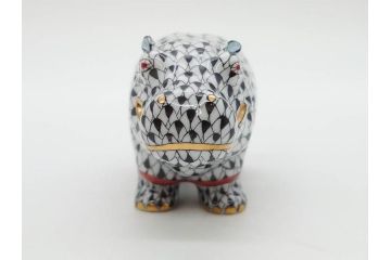 ヘレンド　ハンガリー　HEREND HVNGARY　ブラック　カバ　シックな佇まいのフィギュリン(黒、動物、金彩、フィッシュネット、ハンドペイント、置物、陶器)(R-081467)