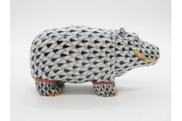 ヘレンド　ハンガリー　HEREND HVNGARY　ブラック　カバ　シックな佇まいのフィギュリン(黒、動物、金彩、フィッシュネット、ハンドペイント、置物、陶器)(R-081467)