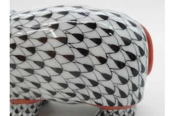 ヘレンド　ハンガリー　HEREND HVNGARY　ブラック　カバ　シックな佇まいのフィギュリン(黒、動物、金彩、フィッシュネット、ハンドペイント、置物、陶器)(R-081467)