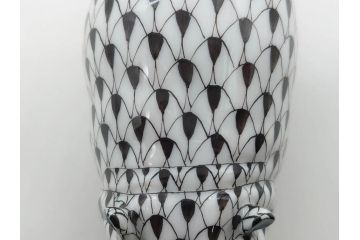 ヘレンド　ハンガリー　HEREND HVNGARY　ブラック　カバ　シックな佇まいのフィギュリン(黒、動物、金彩、フィッシュネット、ハンドペイント、置物、陶器)(R-081467)