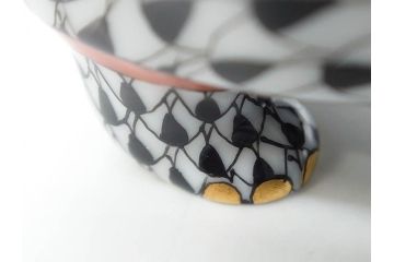 ヘレンド　ハンガリー　HEREND HVNGARY　ブラック　カバ　シックな佇まいのフィギュリン(黒、動物、金彩、フィッシュネット、ハンドペイント、置物、陶器)(R-081467)