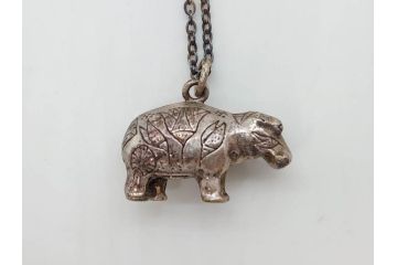 メトロポリタン美術館　MMA　青いカバ　ウィリアム　STERLING　キーホルダー　カフス　ネックレス　アクセサリーなど16点セット(ミュージアムグッズ、エジプト、動物、アニマル、キーリング、ブローチ、ブックマーク)(R-081479)