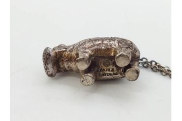 メトロポリタン美術館　MMA　青いカバ　ウィリアム　STERLING　キーホルダー　カフス　ネックレス　アクセサリーなど16点セット(ミュージアムグッズ、エジプト、動物、アニマル、キーリング、ブローチ、ブックマーク)(R-081479)