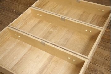 中古　洗練された佇まいが美しい加茂総桐箪笥(胴厚)・下段(総桐たんす、引き出し、収納箪笥、和タンス、チェスト、サイドチェスト)(R-081485)