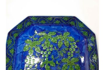 源右衛門窯　有田焼　緑彩葡萄絵　赤絵梅地紋　染付梅鳥　古染風梅紋　染付梅地紋絵割?　食卓に華を添える小鉢5客&中方皿4枚セット(果物、花、向付、深鉢、深皿、角皿、中皿、和皿、和食器、裏印、共箱付き)(R-081492)
