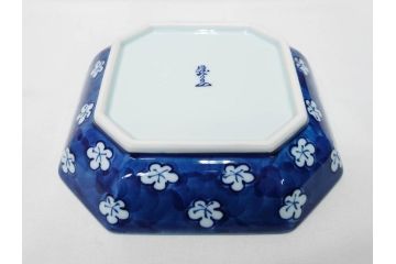源右衛門窯　有田焼　緑彩葡萄絵　赤絵梅地紋　染付梅鳥　古染風梅紋　染付梅地紋絵割?　食卓に華を添える小鉢5客&中方皿4枚セット(果物、花、向付、深鉢、深皿、角皿、中皿、和皿、和食器、裏印、共箱付き)(R-081492)