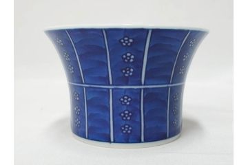 源右衛門窯　有田焼　緑彩葡萄絵　赤絵梅地紋　染付梅鳥　古染風梅紋　染付梅地紋絵割?　食卓に華を添える小鉢5客&中方皿4枚セット(果物、花、向付、深鉢、深皿、角皿、中皿、和皿、和食器、裏印、共箱付き)(R-081492)