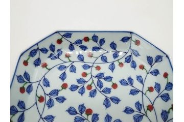 源右衛門窯　有田焼　染錦苺絵　染付梅鳥　染錦熨斗絵　繊細な色付が見事な皿5枚&方皿3枚セット(いちご、果物、銘々皿、中皿、角皿、変形皿、深皿、和皿、和食器、共箱付き)(R-081493)
