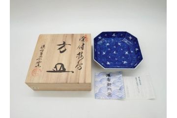 源右衛門窯　有田焼　染錦苺絵　染付梅鳥　染錦熨斗絵　繊細な色付が見事な皿5枚&方皿3枚セット(いちご、果物、銘々皿、中皿、角皿、変形皿、深皿、和皿、和食器、共箱付き)(R-081493)
