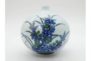 源右衛門窯　有田焼　染錦萩絵　青磁木ノ葉文　染錦筋丸紋　染錦柘榴絵　匠の美技に感嘆する花瓶&湯呑み15客セット(ティファニー?、Tiffany?、花生、花活、花入れ、花器、フラワーベース、湯のみ、ぐい呑み、煎茶、茶器、和食器、)(R-081494)