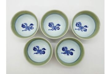 源右衛門窯　有田焼　染錦萩絵　青磁木ノ葉文　染錦筋丸紋　染錦柘榴絵　匠の美技に感嘆する花瓶&湯呑み15客セット(ティファニー?、Tiffany?、花生、花活、花入れ、花器、フラワーベース、湯のみ、ぐい呑み、煎茶、茶器、和食器、)(R-081494)