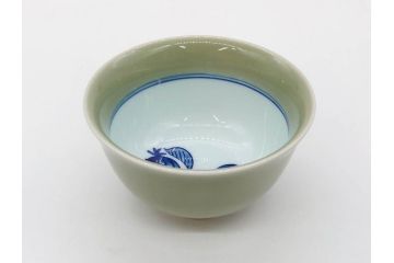 源右衛門窯　有田焼　染錦萩絵　青磁木ノ葉文　染錦筋丸紋　染錦柘榴絵　匠の美技に感嘆する花瓶&湯呑み15客セット(ティファニー?、Tiffany?、花生、花活、花入れ、花器、フラワーベース、湯のみ、ぐい呑み、煎茶、茶器、和食器、)(R-081494)